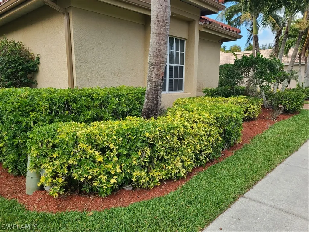 5887 Barclay Lane Naples FL 34110