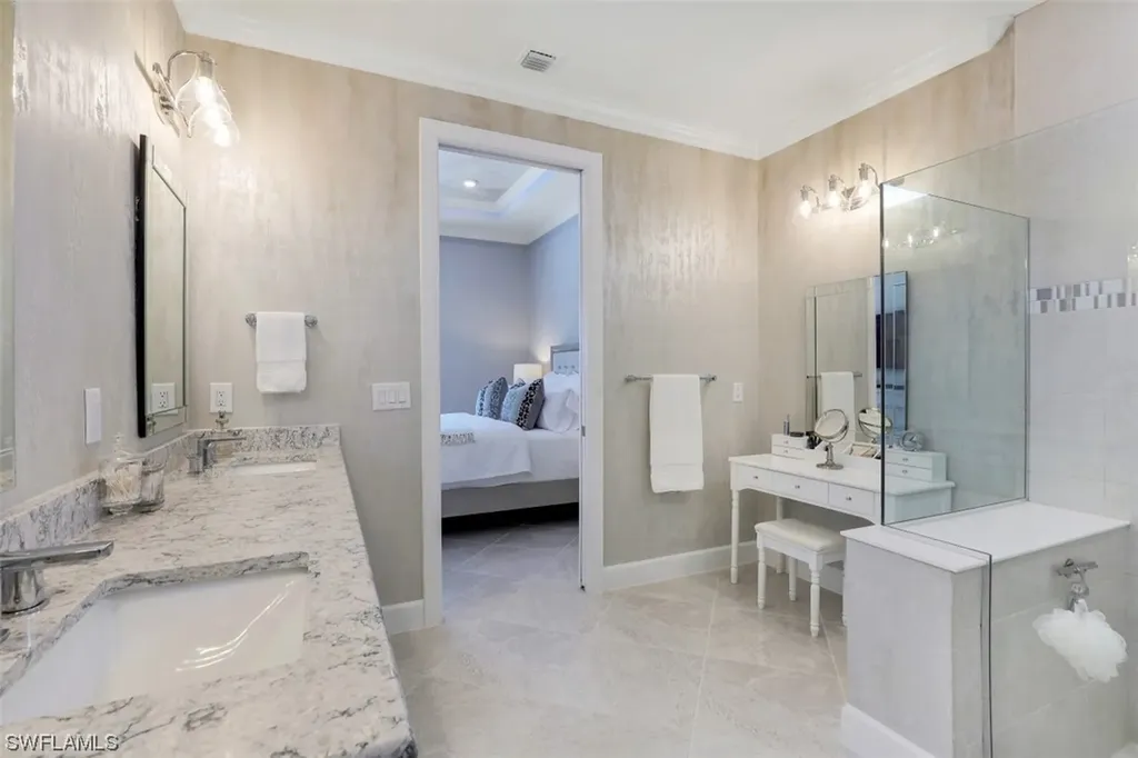 9483 Greyhawk Trail Naples FL 34120