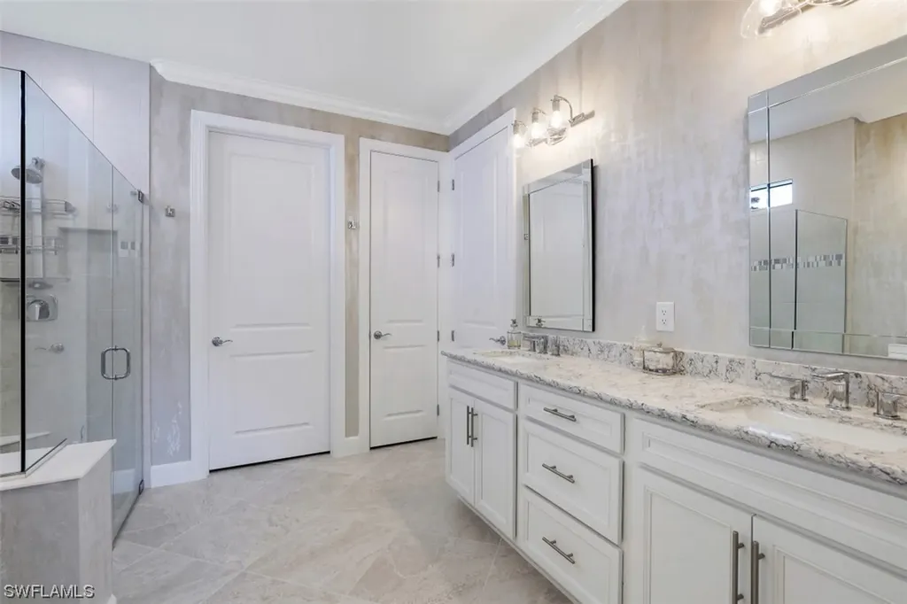 9483 Greyhawk Trail Naples FL 34120
