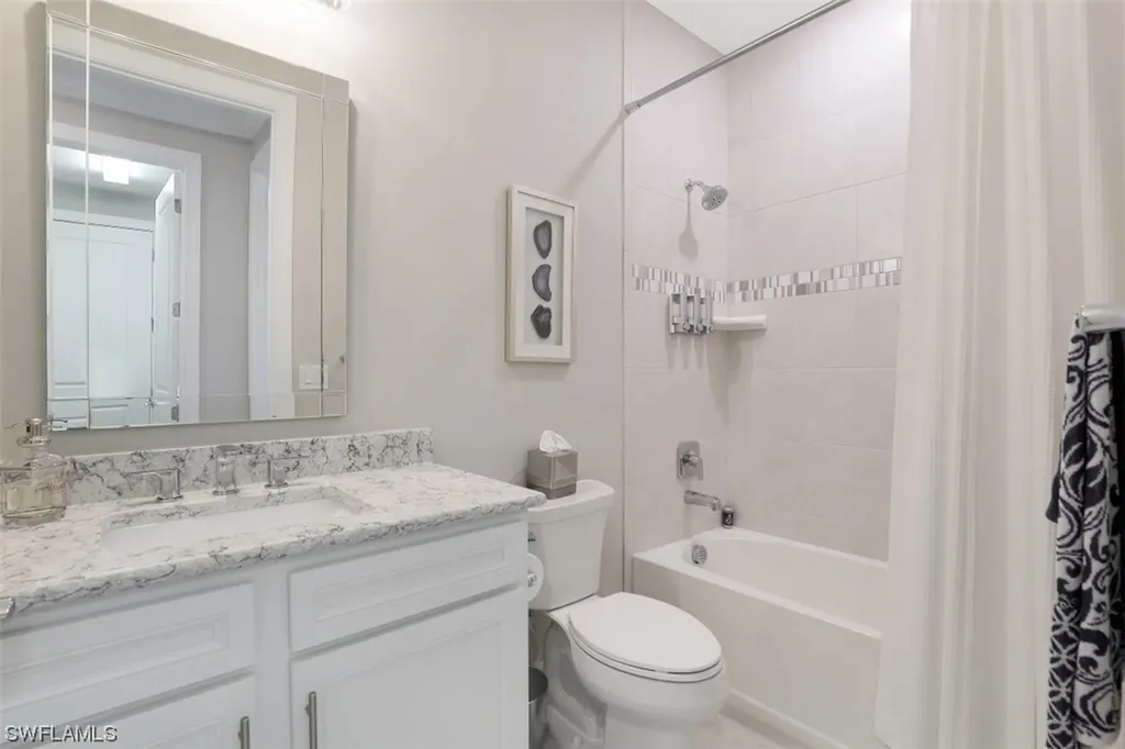 9483 Greyhawk Trail Naples FL 34120