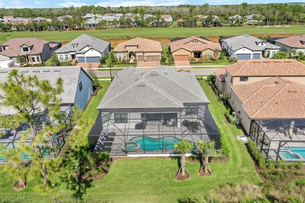 9483 Greyhawk Trail Naples FL 34120