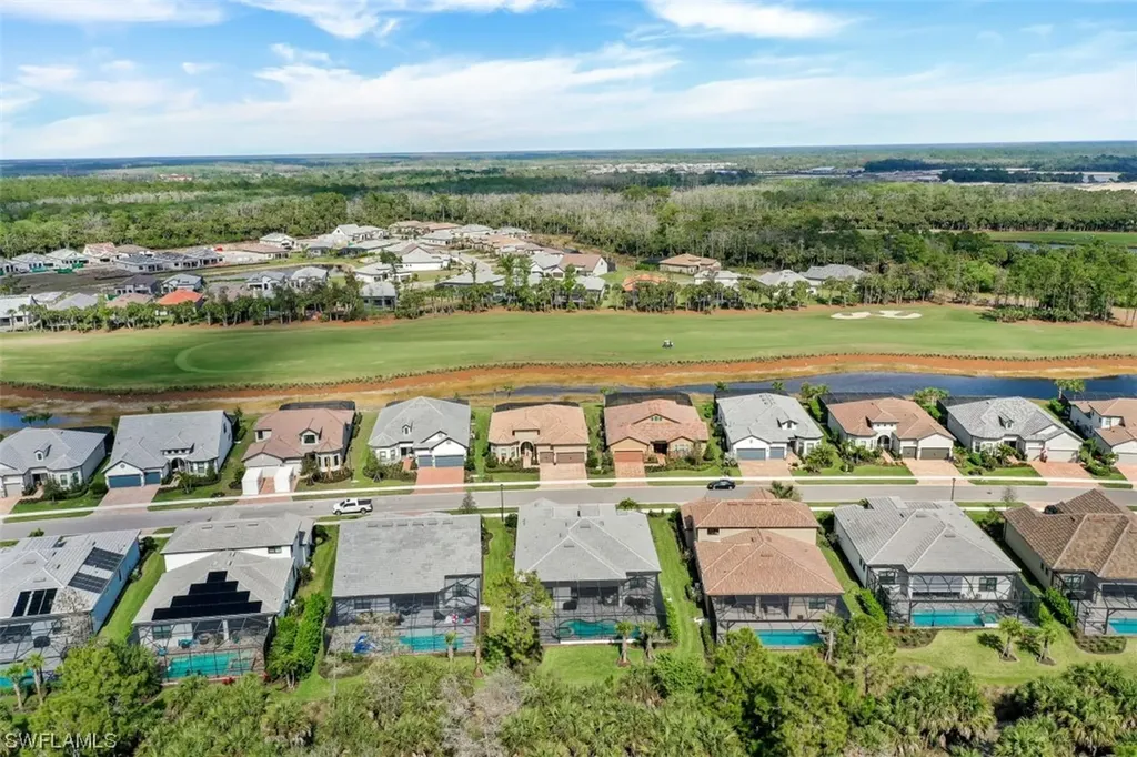 9483 Greyhawk Trail Naples FL 34120