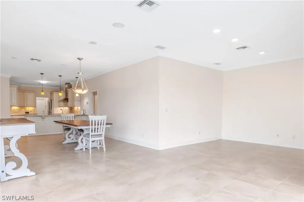 2066 Timberline Drive Naples FL 34109