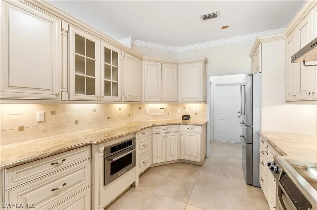 2066 Timberline Drive Naples FL 34109