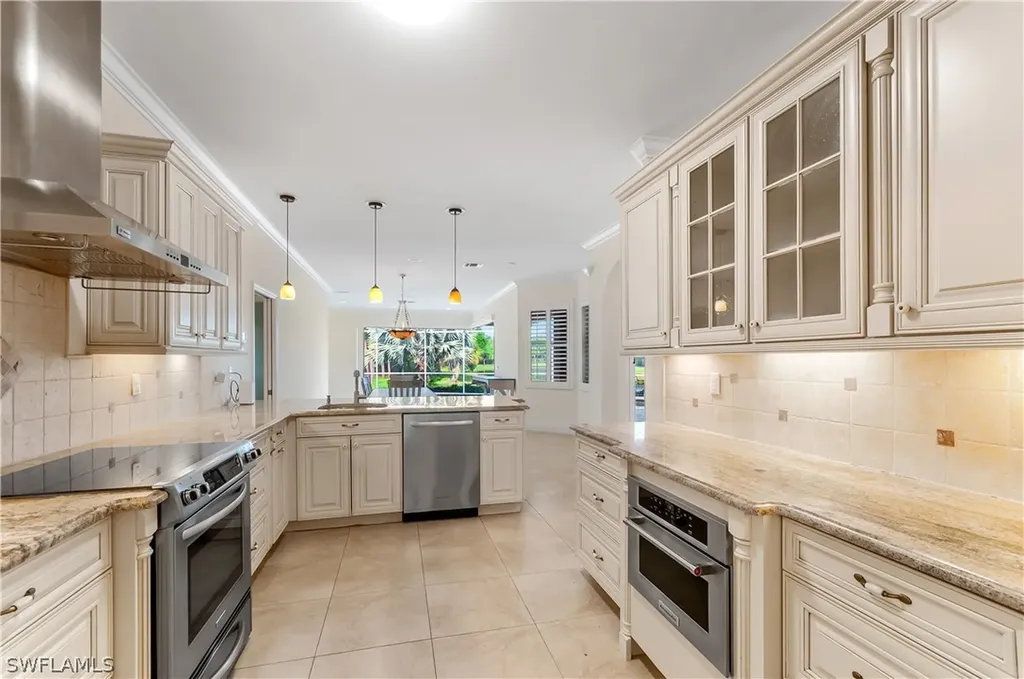 2066 Timberline Drive Naples FL 34109