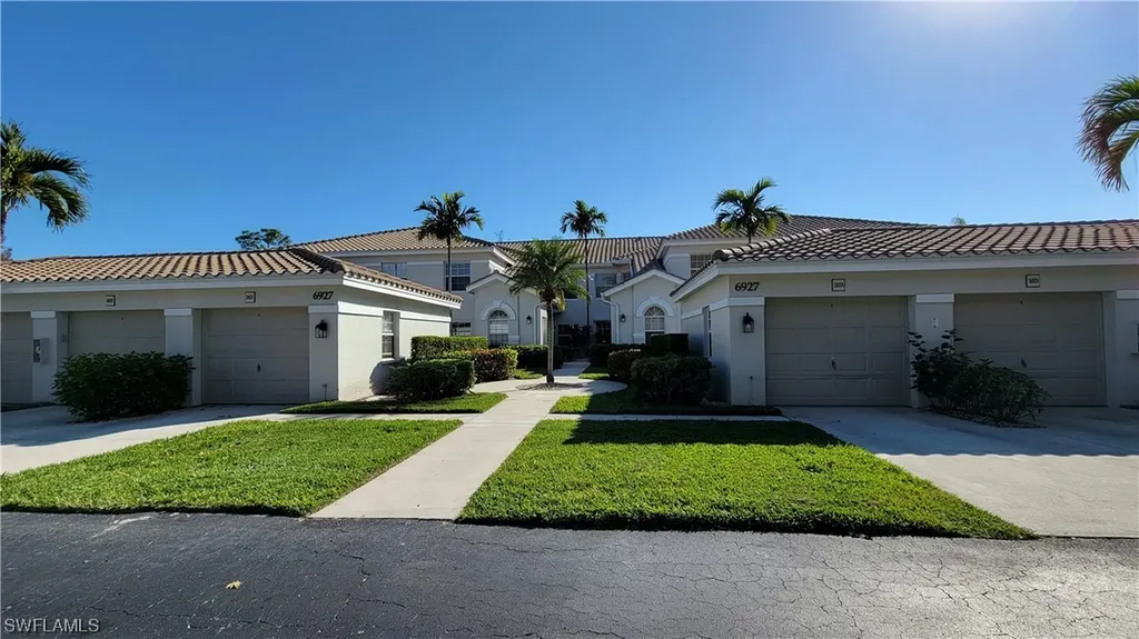 6927 Satinleaf Road N Naples FL 34109