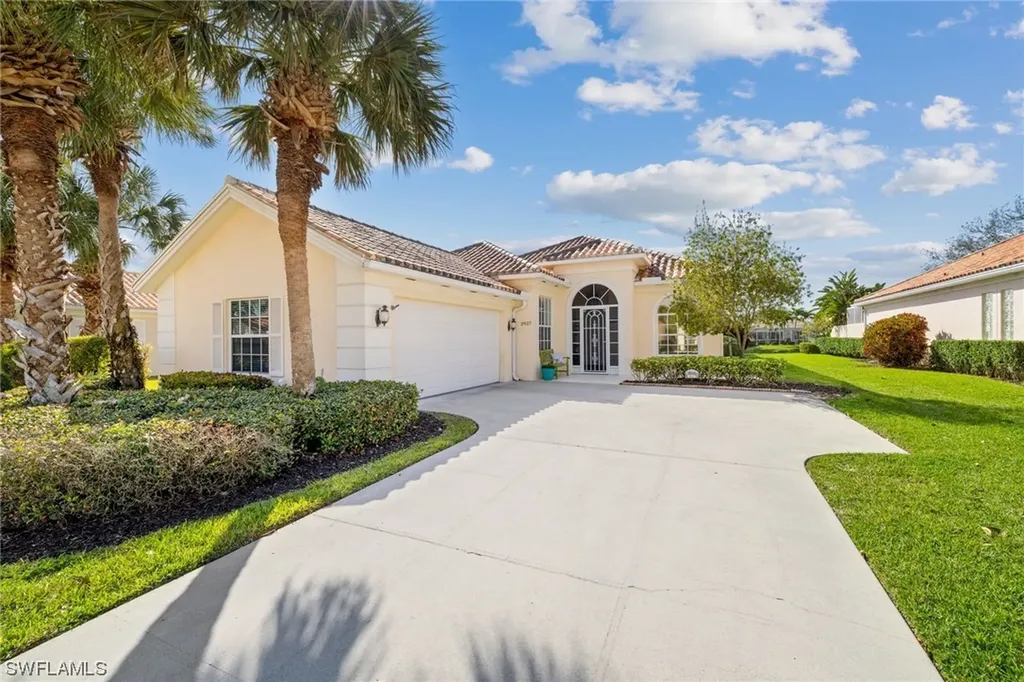 3937 Isla Ciudad Court Naples FL 34109