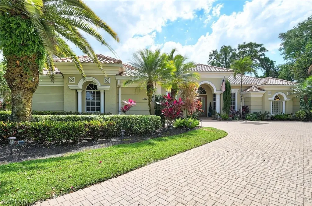 6592 Glen Arbor Way Naples FL 34119