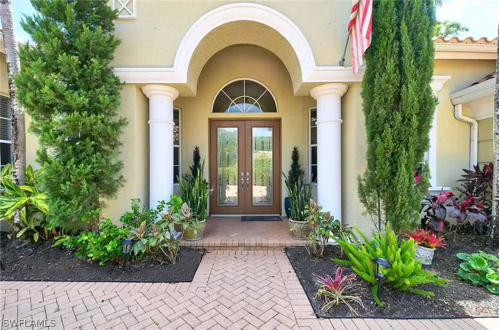 6592 Glen Arbor Way Naples FL 34119