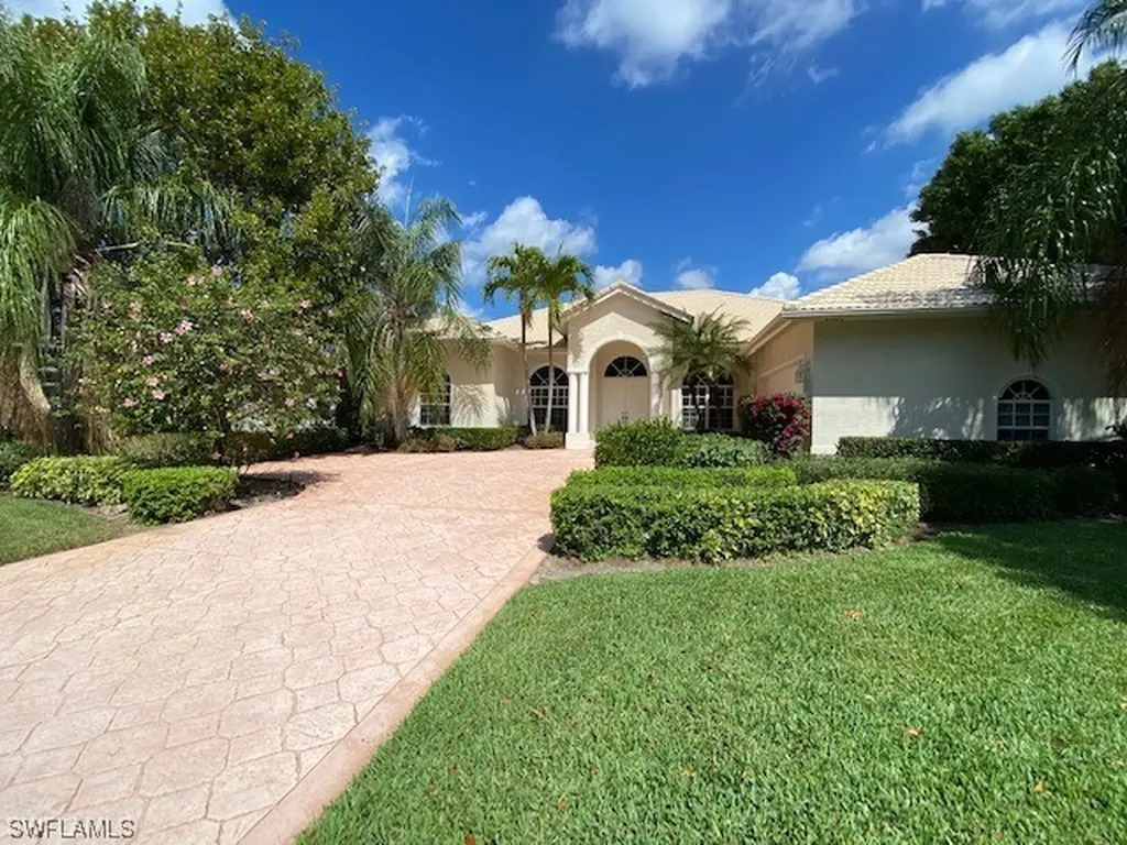 2060 Imperial Circle Naples FL 34110