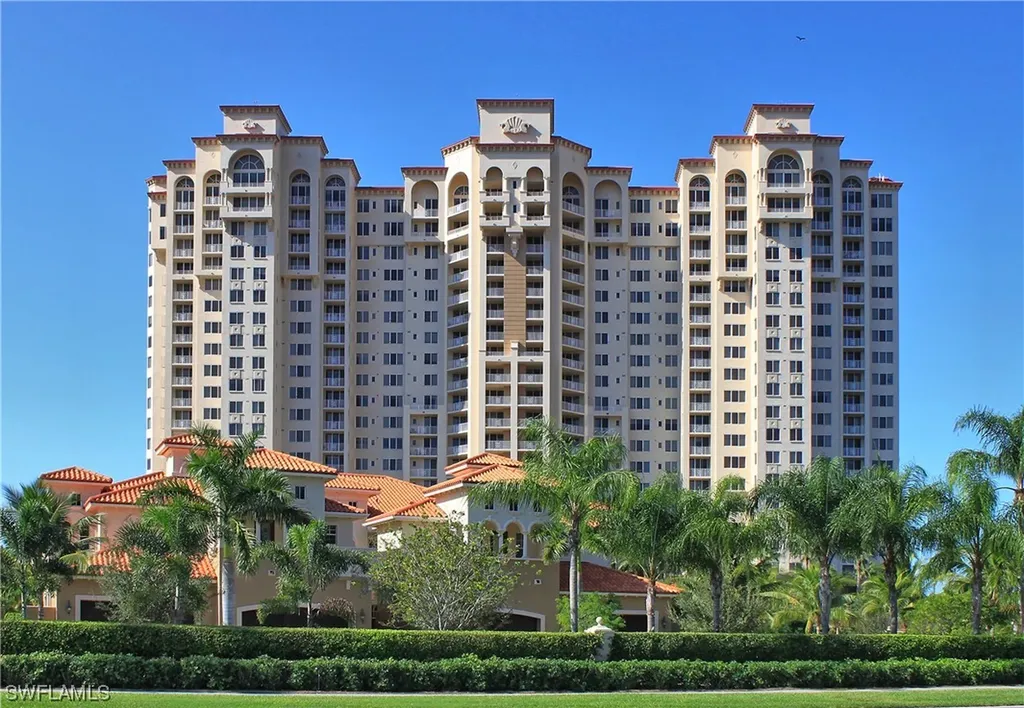 6597 Nicholas Boulevard Naples FL 34108