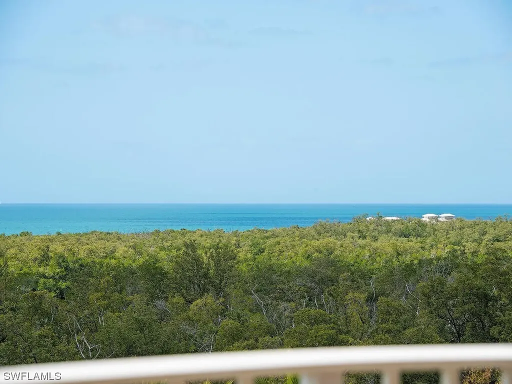 6597 Nicholas Boulevard Naples FL 34108