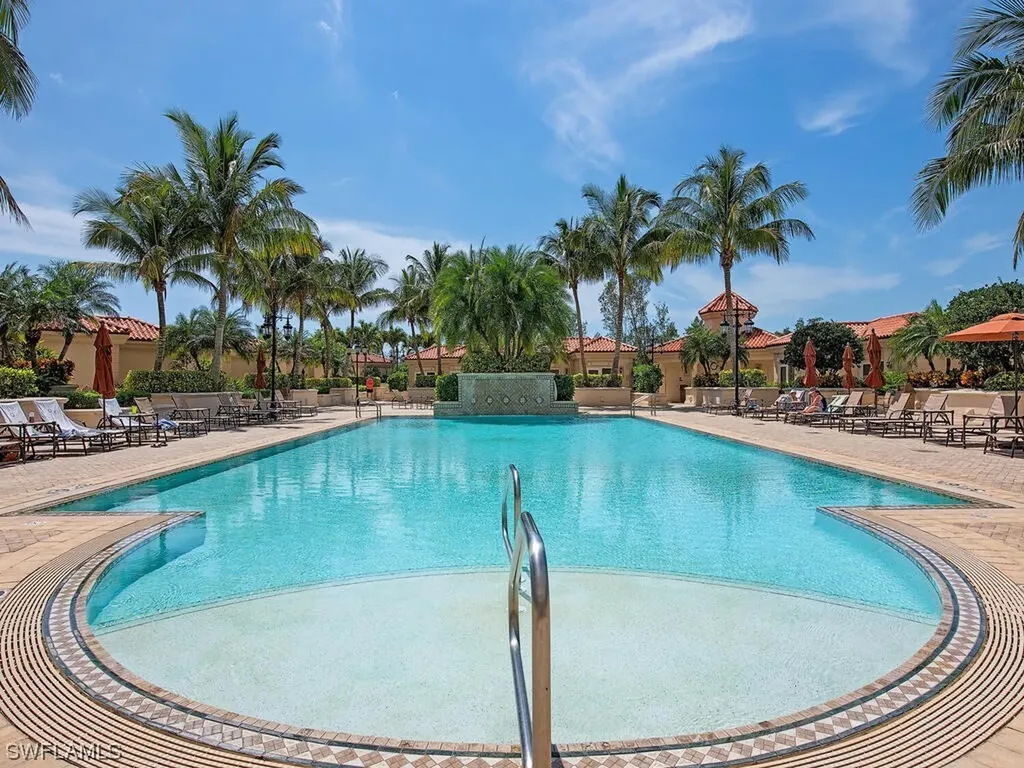 6597 Nicholas Boulevard Naples FL 34108