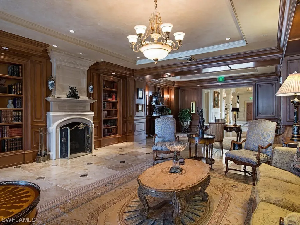 6597 Nicholas Boulevard Naples FL 34108