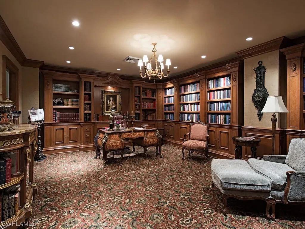 6597 Nicholas Boulevard Naples FL 34108