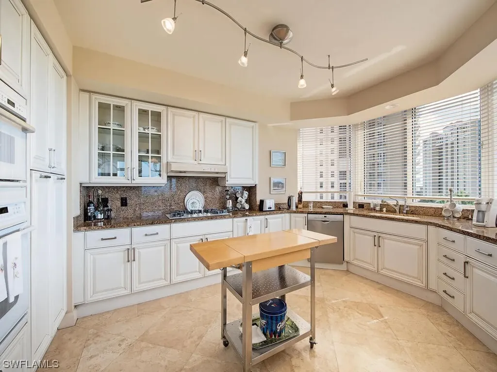 6597 Nicholas Boulevard Naples FL 34108