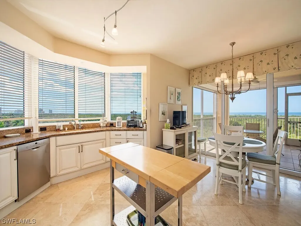 6597 Nicholas Boulevard Naples FL 34108