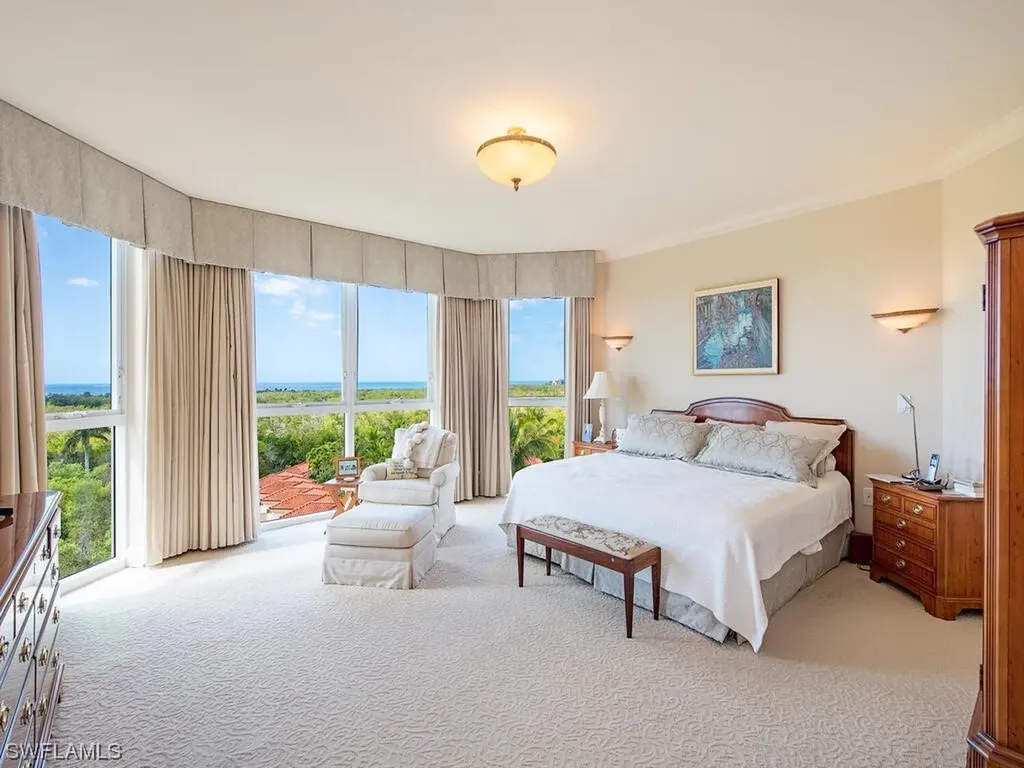 6597 Nicholas Boulevard Naples FL 34108