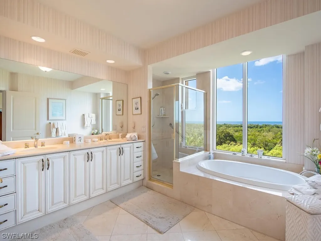 6597 Nicholas Boulevard Naples FL 34108