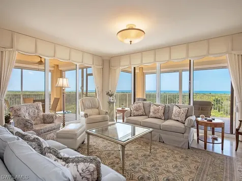 6597 Nicholas Boulevard Naples FL 34108
