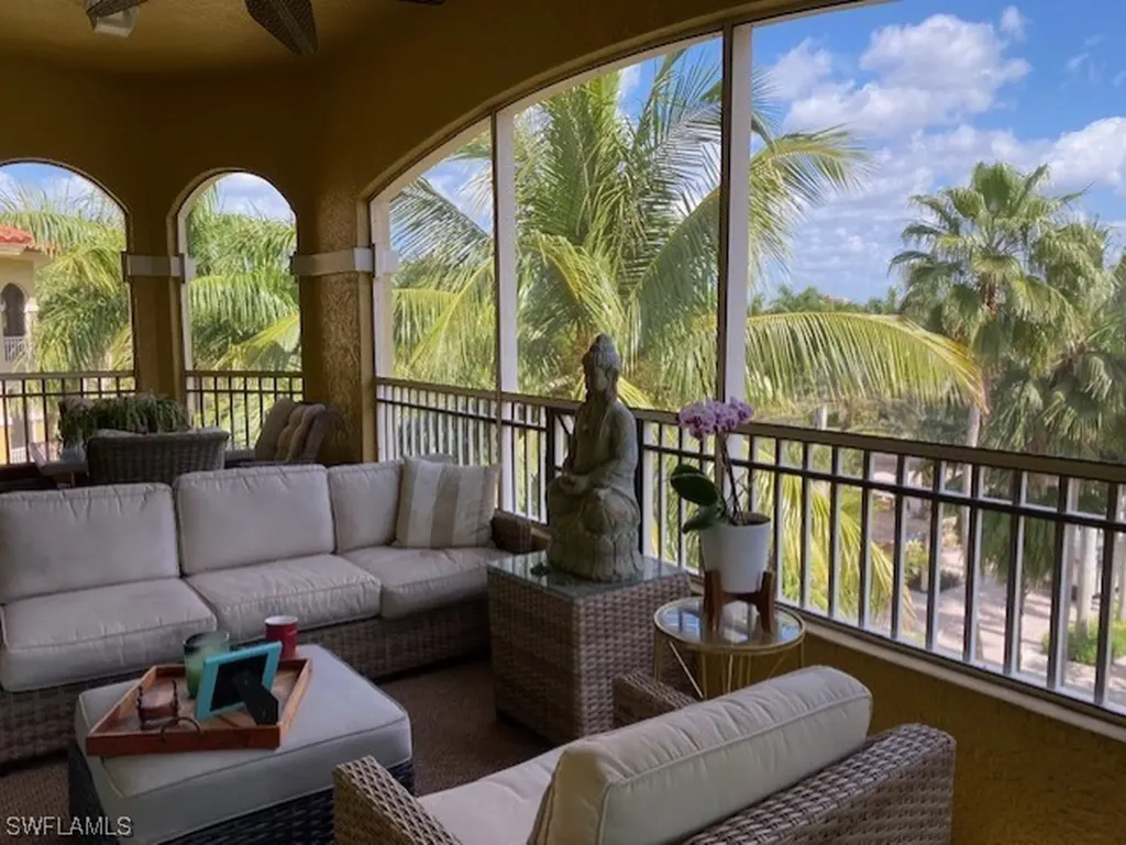 2728 Tiburon Boulevard E Naples FL 34109