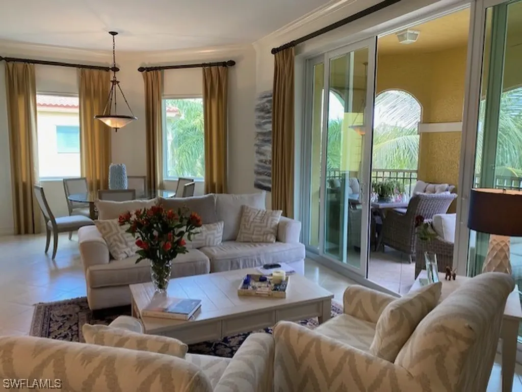 2728 Tiburon Boulevard E Naples FL 34109