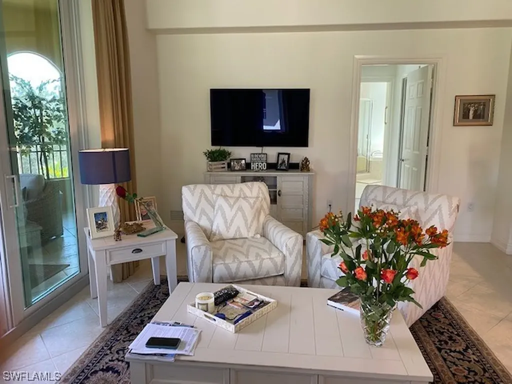 2728 Tiburon Boulevard E Naples FL 34109