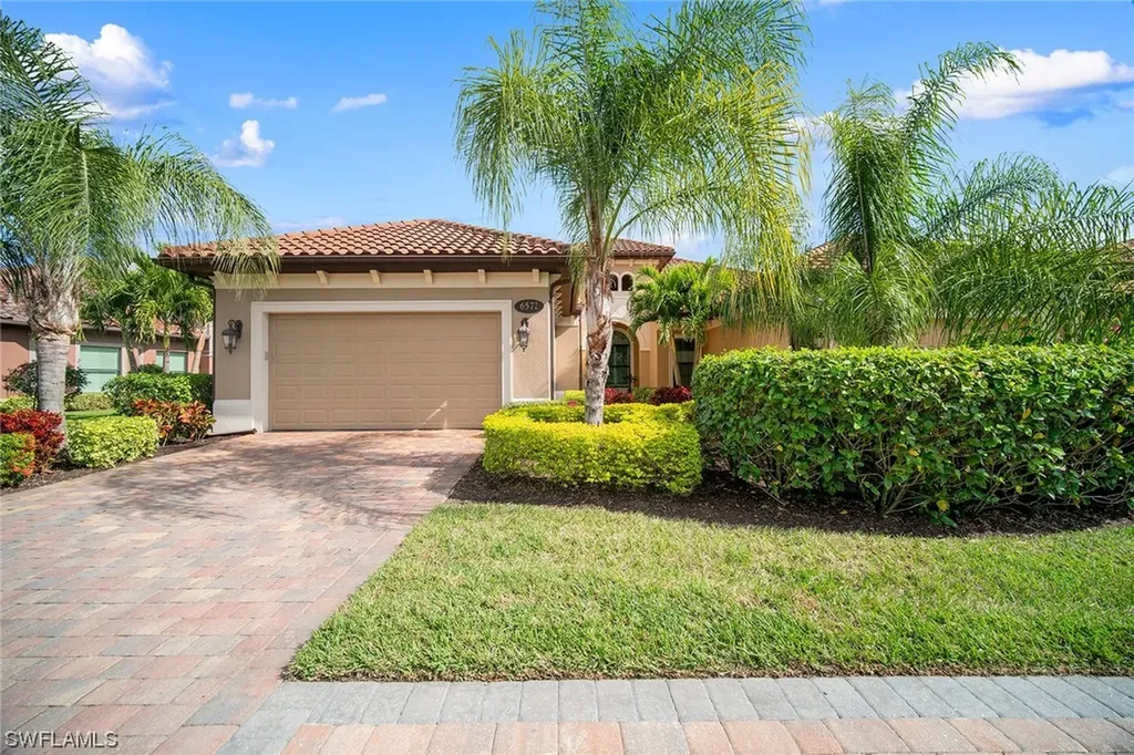 6572 Roma Way Naples FL 34113