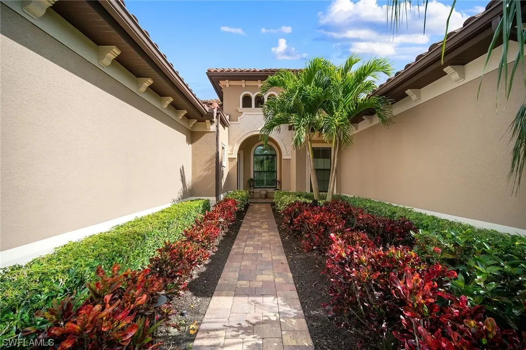 6572 Roma Way Naples FL 34113