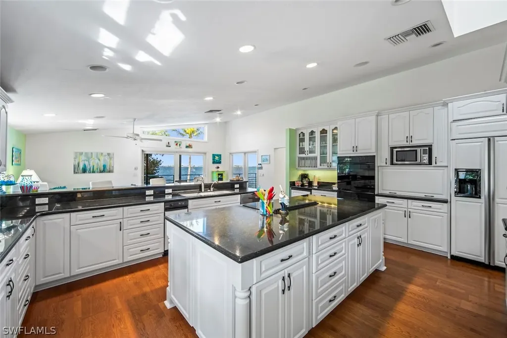 444 Lighthouse Way Sanibel FL 33957