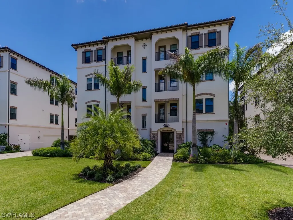 16374 Viansa Way Naples FL 34110