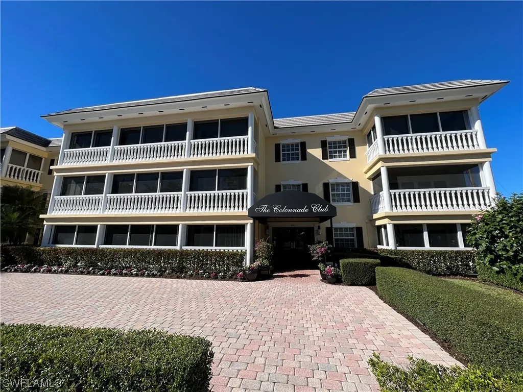 666 3rd Street S Naples FL 34102