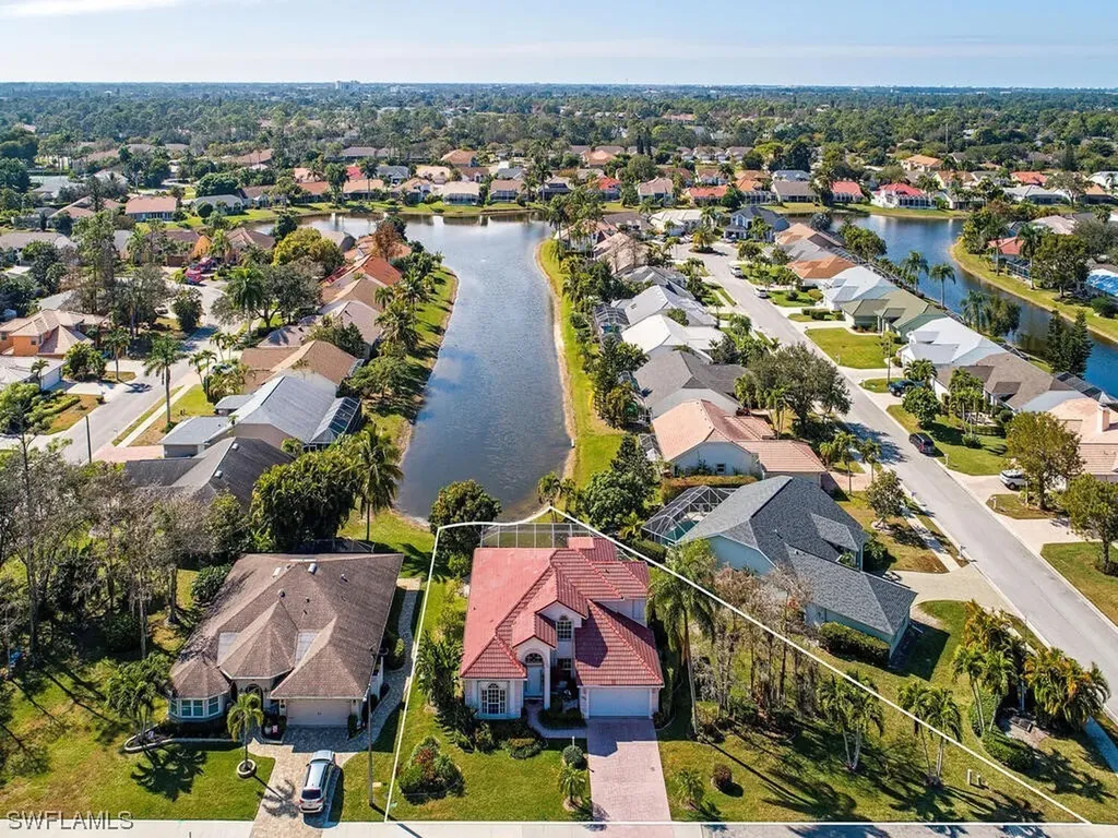 2089 Piccadilly Circus Naples FL 34112