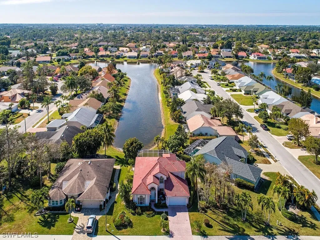 2089 Piccadilly Circus Naples FL 34112