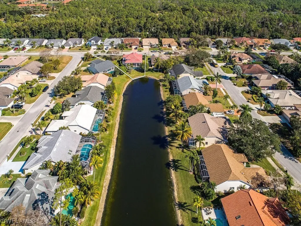 2089 Piccadilly Circus Naples FL 34112