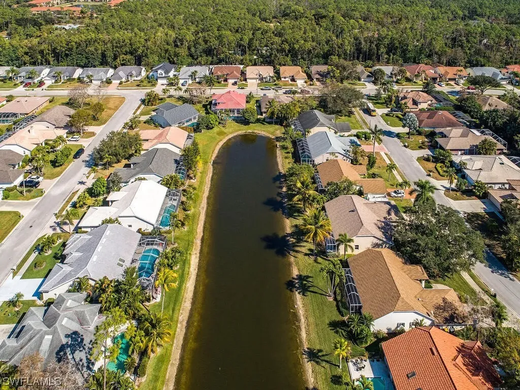 2089 Piccadilly Circus Naples FL 34112