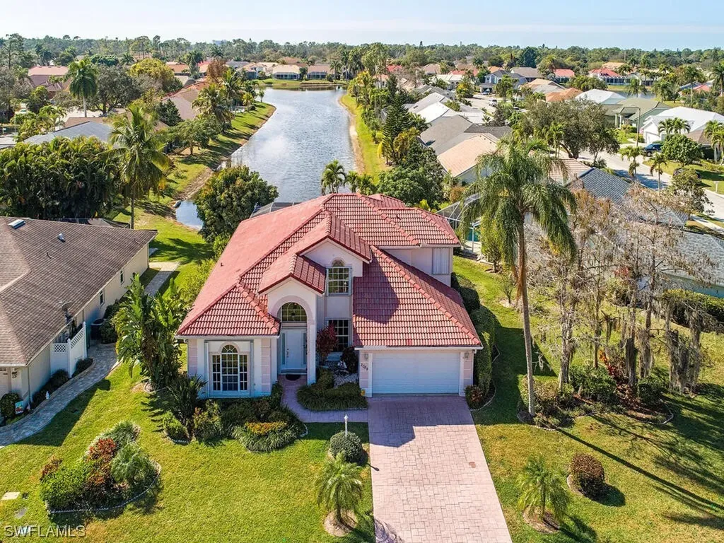 2089 Piccadilly Circus Naples FL 34112