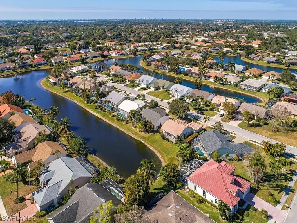 2089 Piccadilly Circus Naples FL 34112