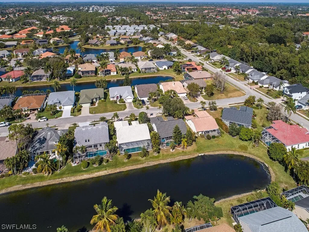 2089 Piccadilly Circus Naples FL 34112