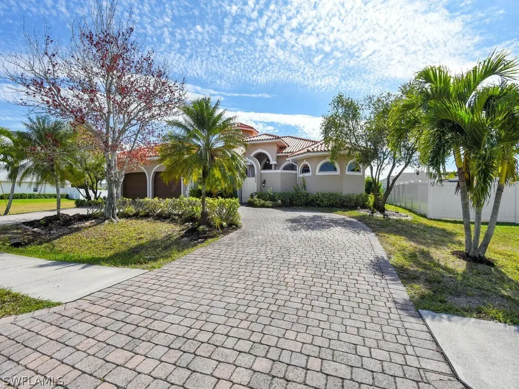 2622 Beach Parkway W Cape Coral FL 33914