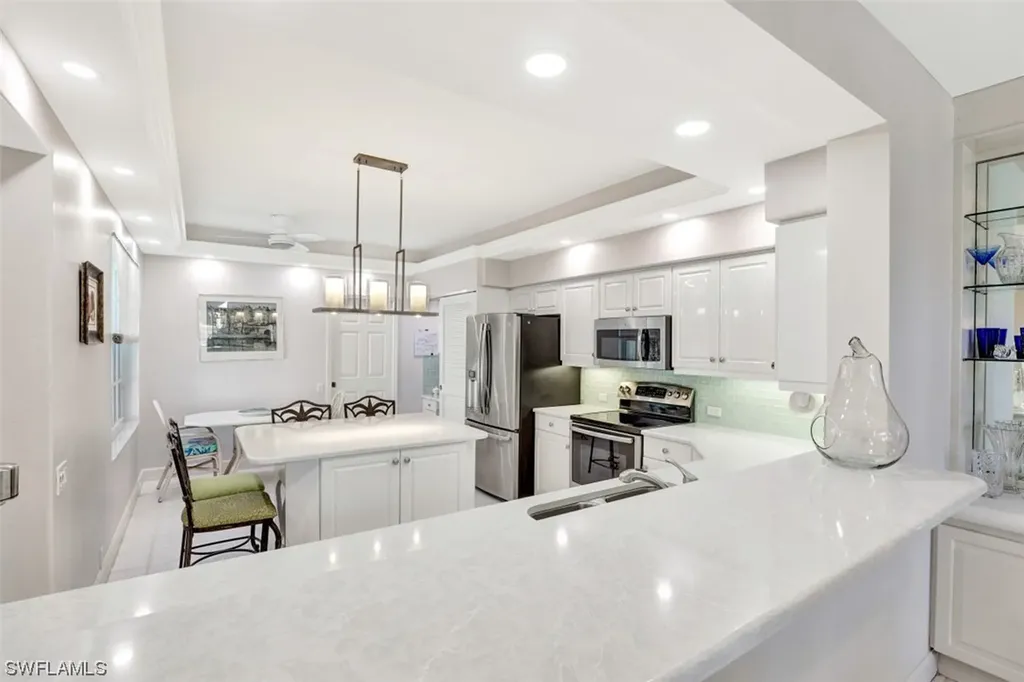 242 Edgemere Way E Naples FL 34105