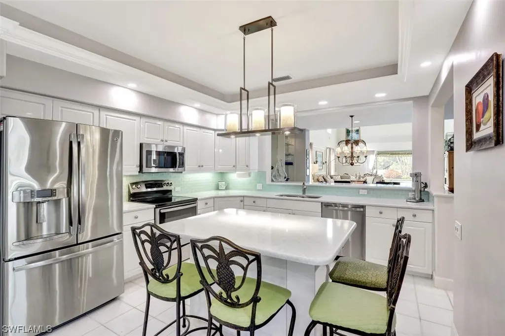242 Edgemere Way E Naples FL 34105