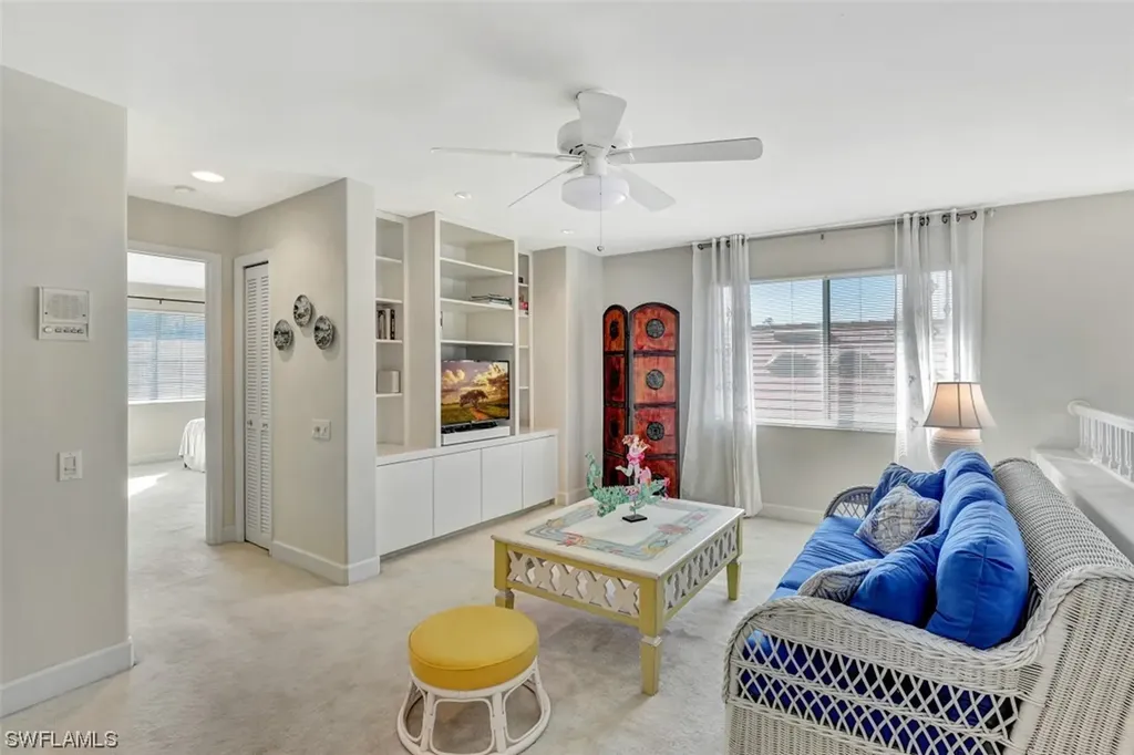 242 Edgemere Way E Naples FL 34105