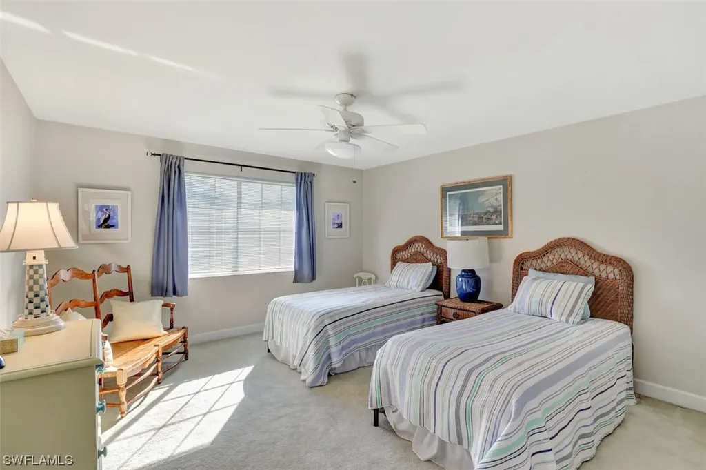 242 Edgemere Way E Naples FL 34105
