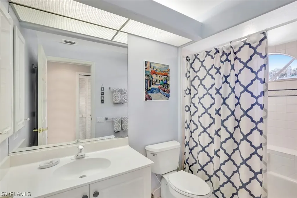 242 Edgemere Way E Naples FL 34105