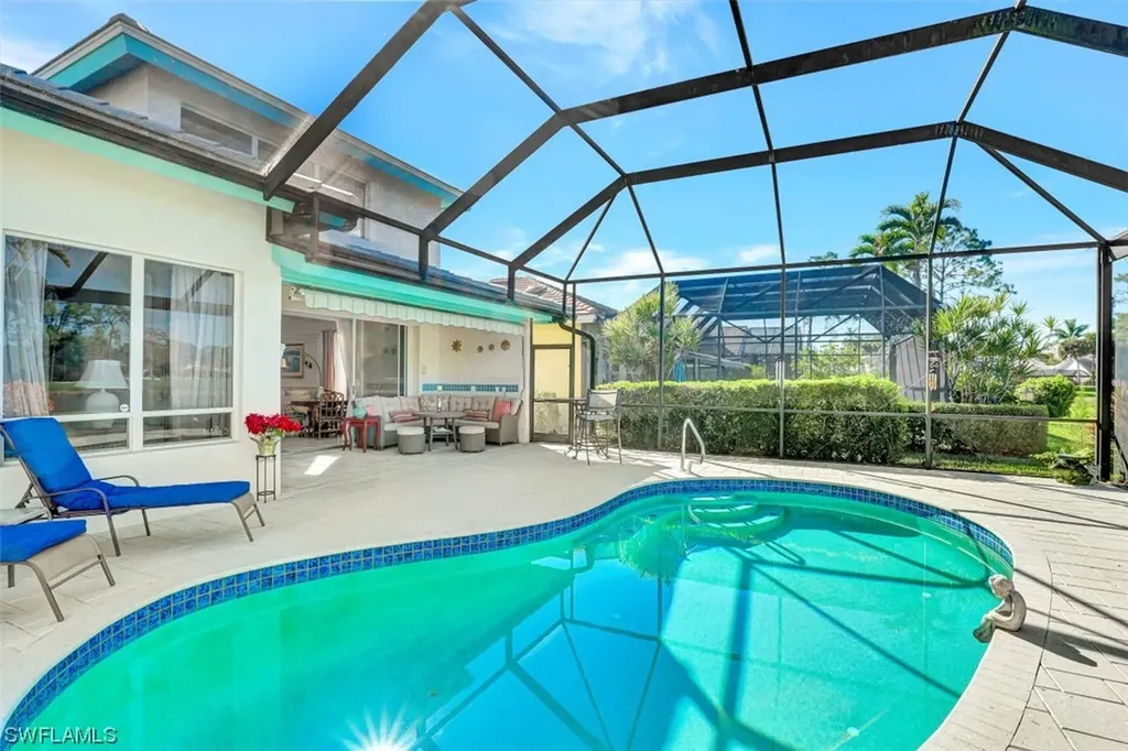 242 Edgemere Way E Naples FL 34105