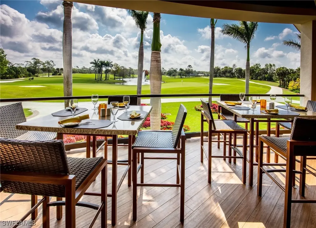242 Edgemere Way E Naples FL 34105