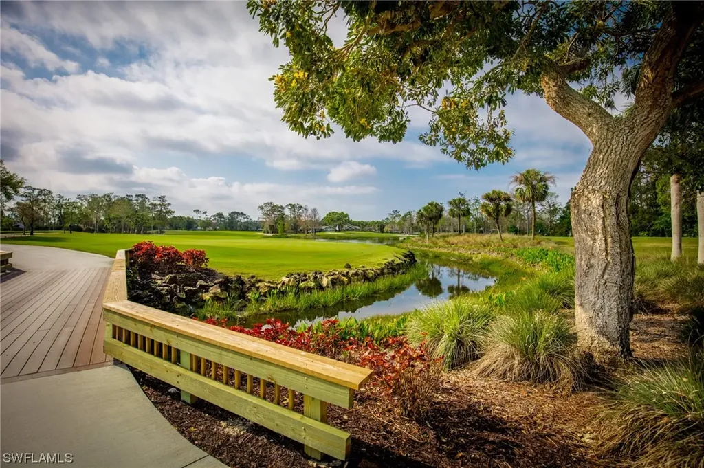 242 Edgemere Way E Naples FL 34105