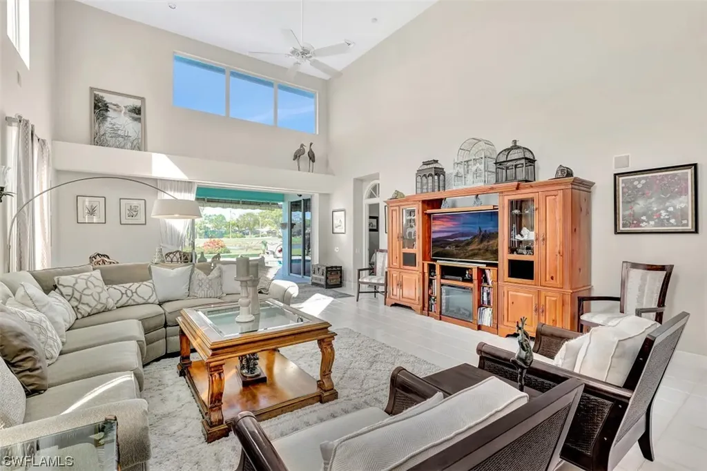242 Edgemere Way E Naples FL 34105