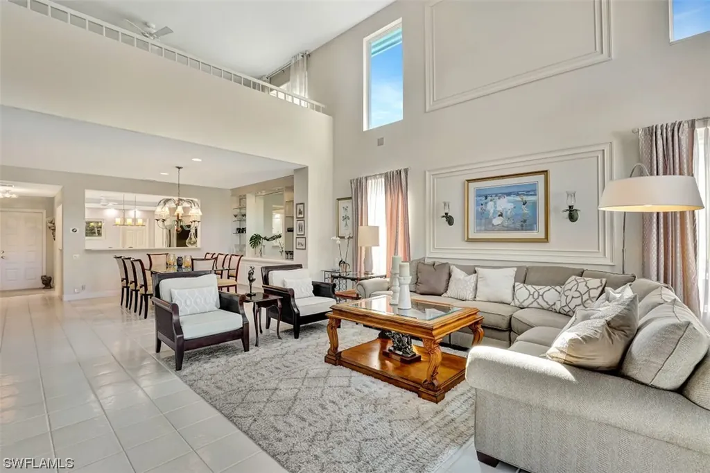 242 Edgemere Way E Naples FL 34105